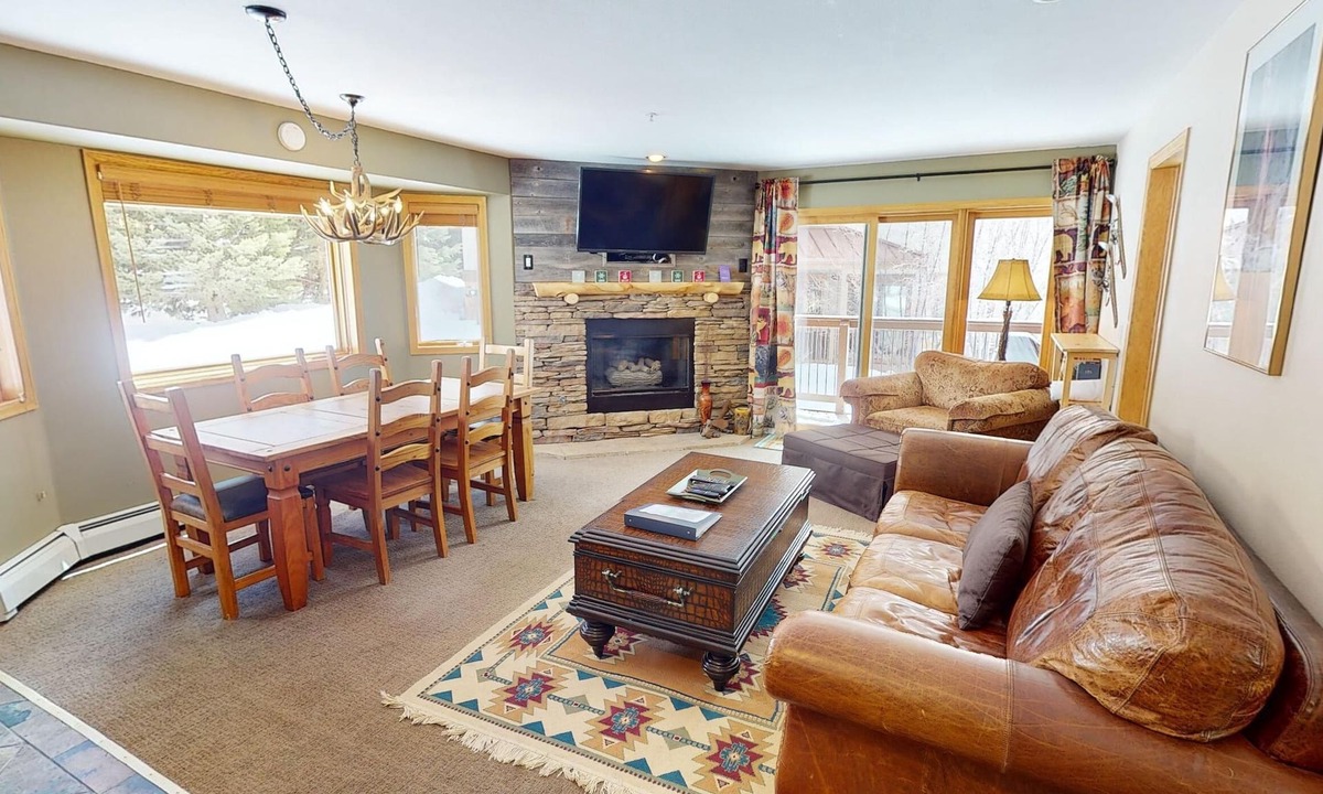 Mountain House Condo | On River Trail, End Unit! 2 Hot Tubs. Walk to Festivals, Dining, Activities