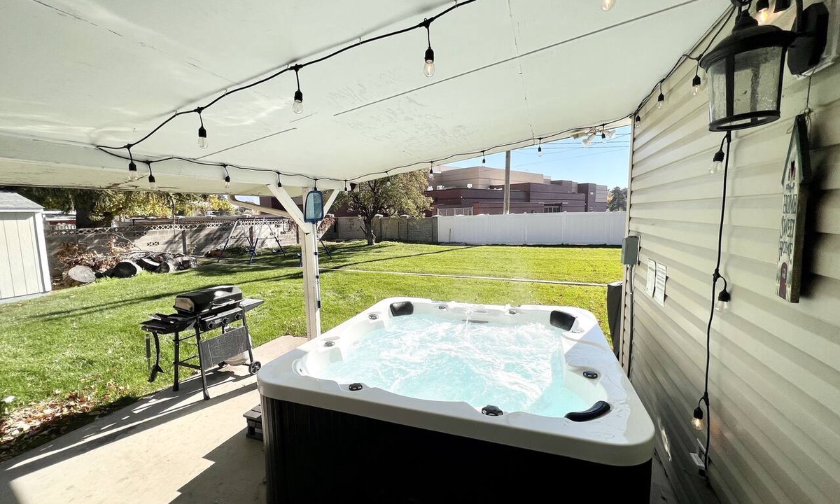 Scera Park South Apartment | Orem Lower Level Apartment w/Hot Tub access! 6 minutes to Provo Canyon