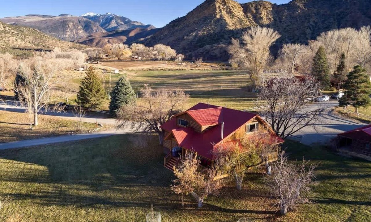 Spanish Valley Cabin | Pack Creek - Orchard House, Beautiful Cabin