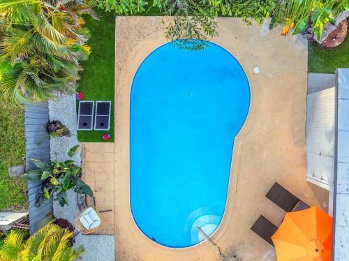 Driftwood House | Palm Fiction - Pool and Hard Rock Casino