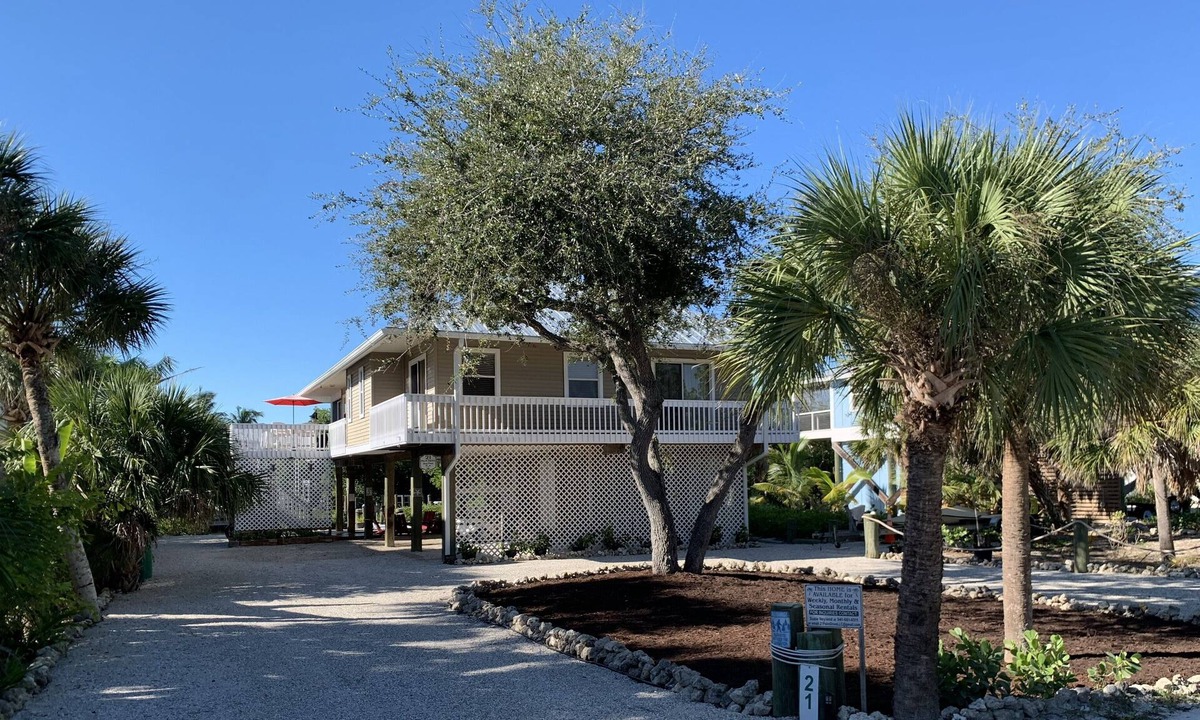 Palm Island House | Palm Island/Don Pedro 3/2 Island Escape Close to Beach with a Dock