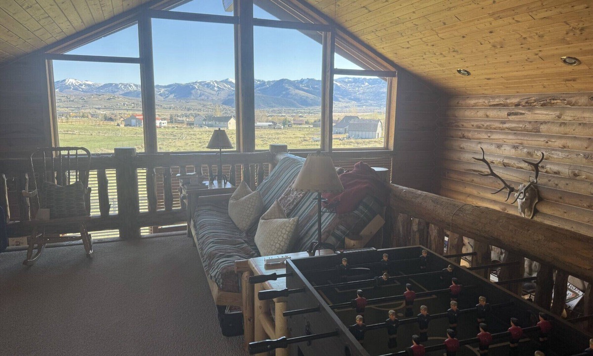 North Snyderville Basin House | Park City Log Home with Amazing Ski Resort Views