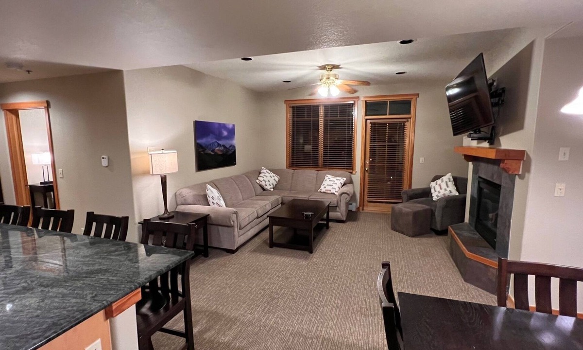Peak 9 Condo | Perfect three bedroom three bath ski-in resort. 150 yards to Beaver Run lift