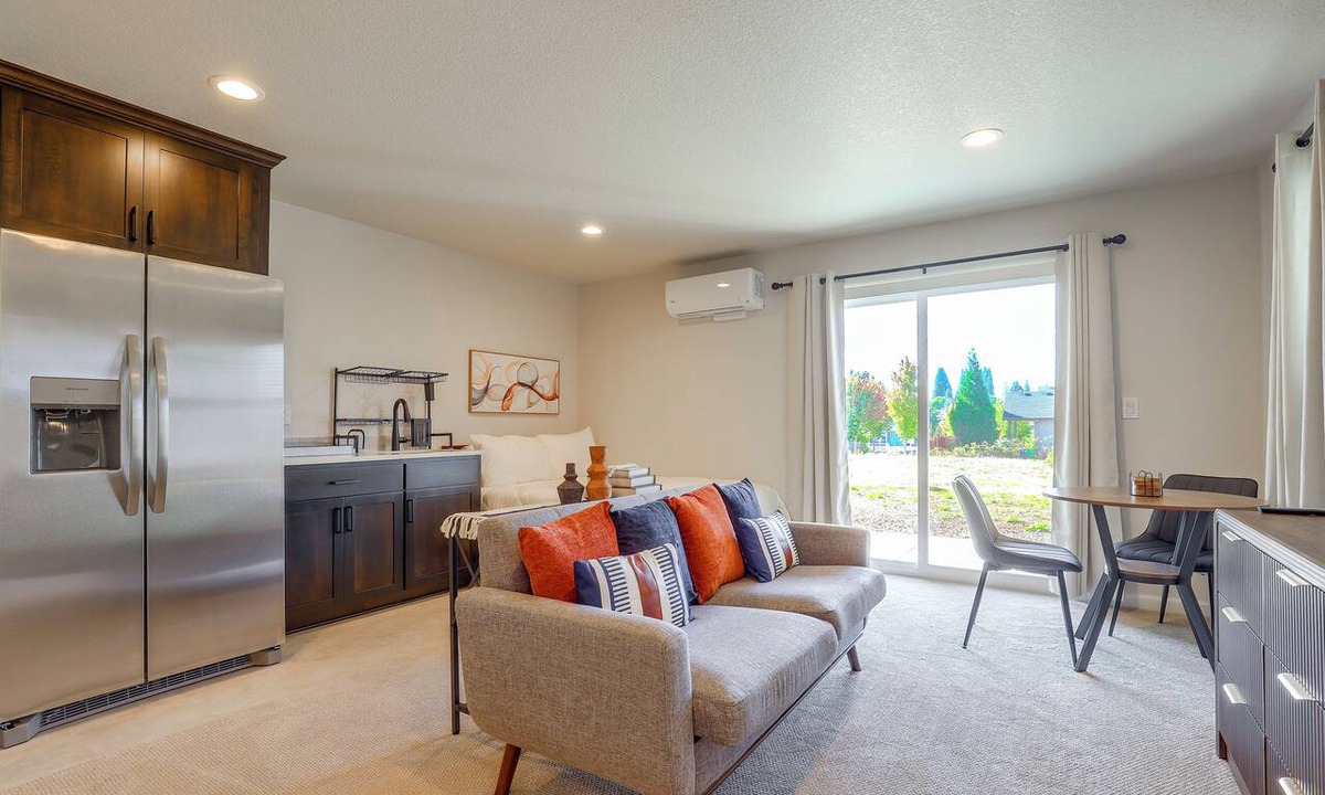 Gresham Apartment | PNW Home Base! Gresham Studio w/Patio