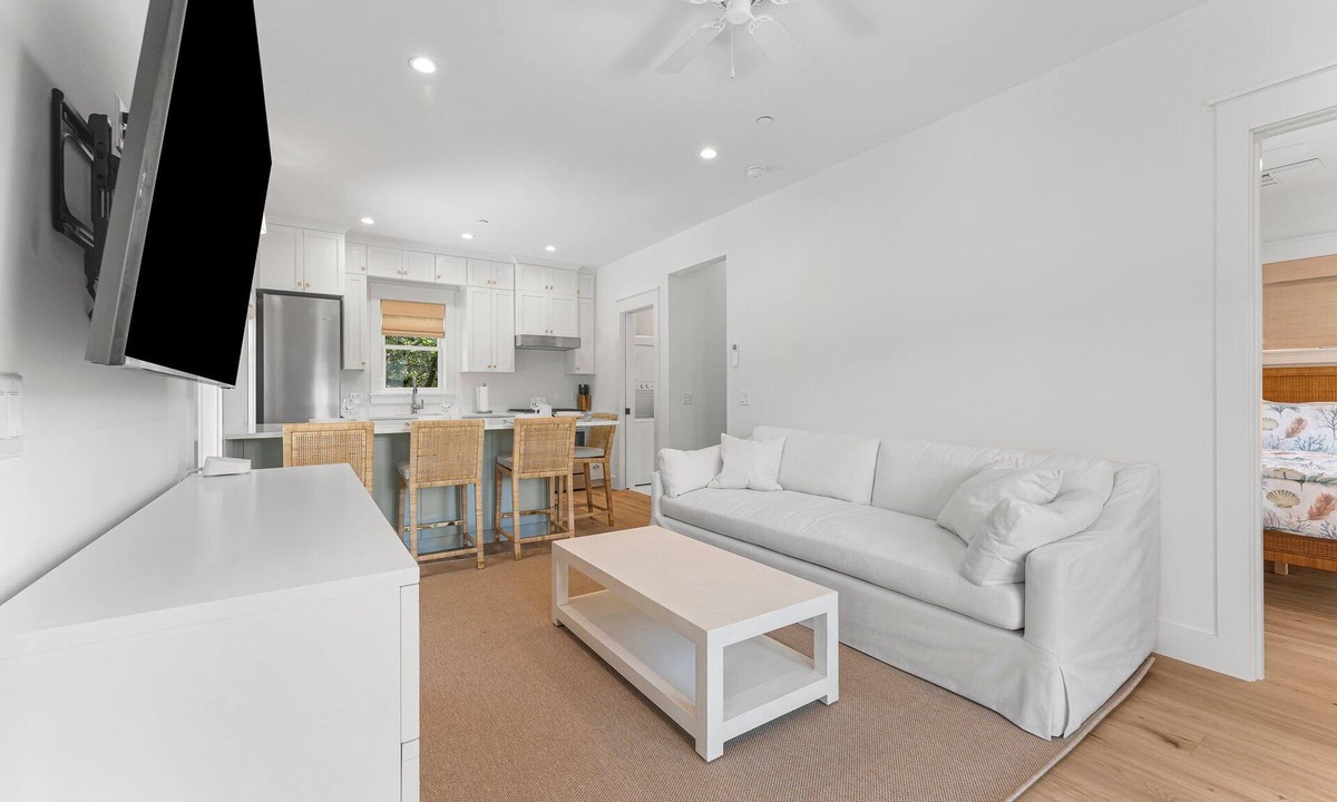 Rosemary Beach Cottage | Point of View Carriage House - Close to Cabana Pool and North Barrett Square!