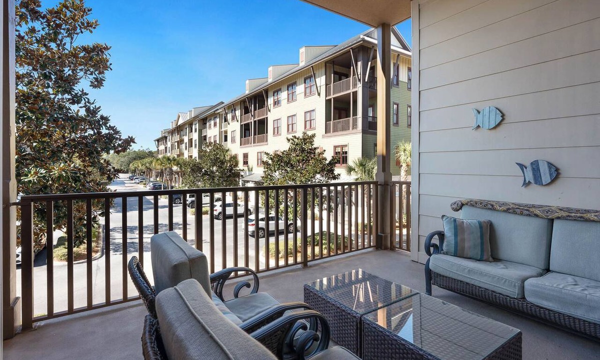 Santa Rosa Beach Condo | Private Beach Access - Steps to 30A Beach