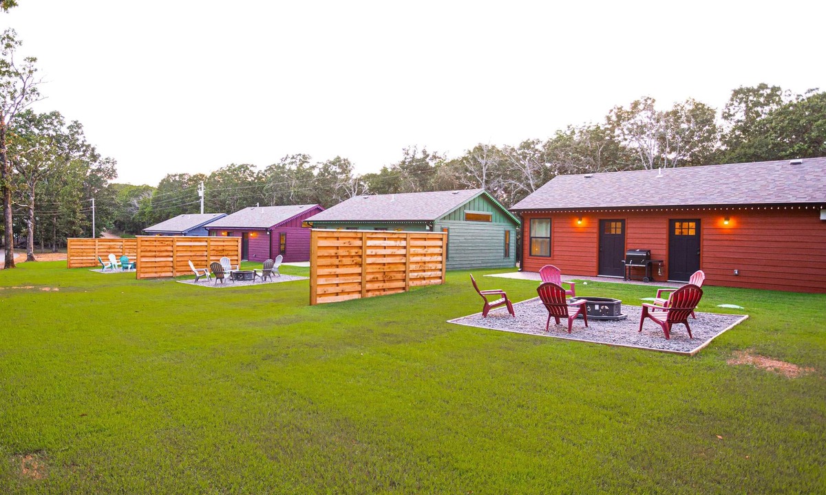 Hulbert Cabin | Private Cabin Villege with Hot Tubs & Firepit for 16 people