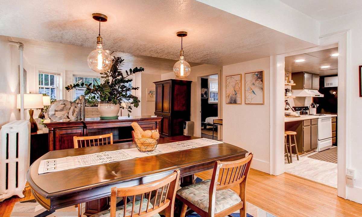 Capitol Hill Apartment | Private, Cozy and Quiet in the♥of Capital Hill