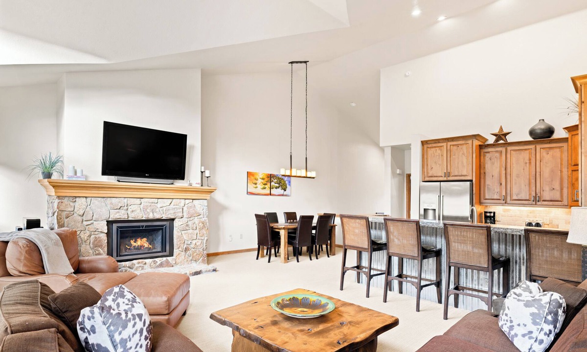 Peak 9 House | Private Hot Tub & Garage, Near Main St/Peak 9