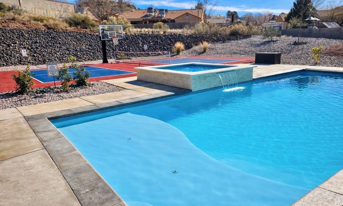 La Verkin House | Private Pool & Spa, Pickleball, King Beds, Near Zion, Sleeps 16+, Game Room