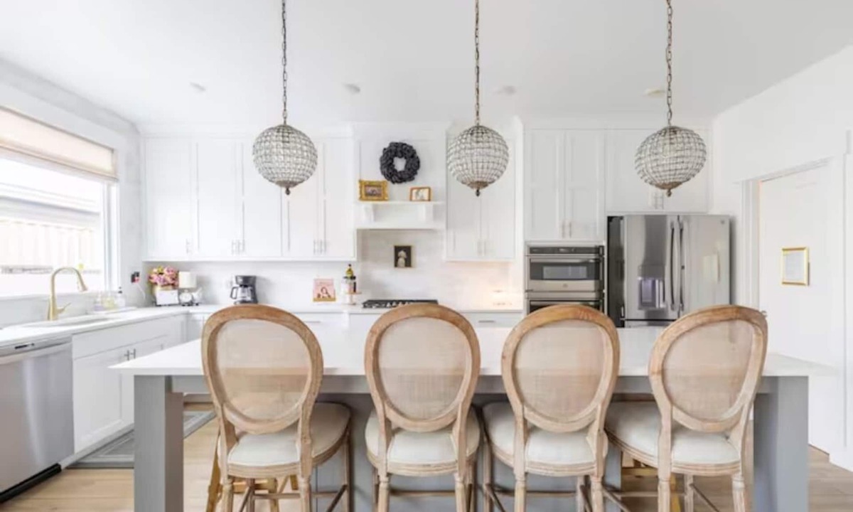 Highland House | Private Theater, Spacious 3BR, Near BYU, UVU & Lehi, Gas Fireplace, EV Charger