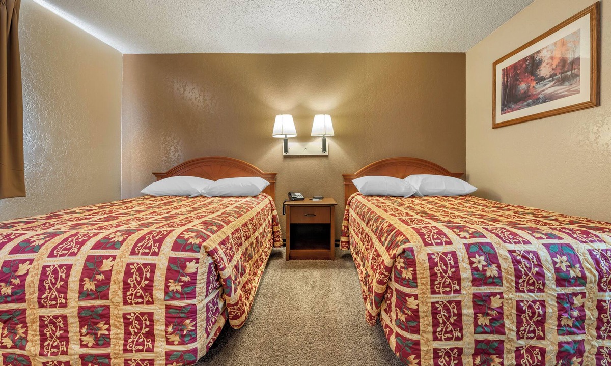 Pueblo Hotel | Pueblo Inn
