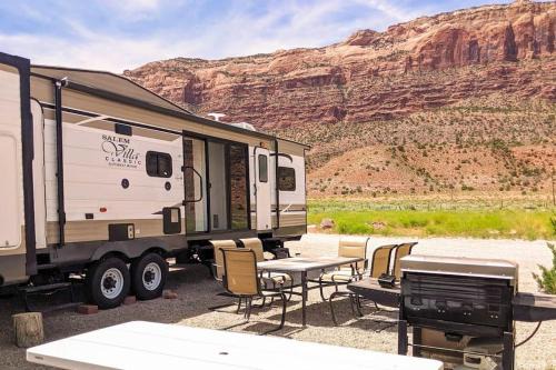 Moab South Valley House | Redrock Moab Destination RV Site 5