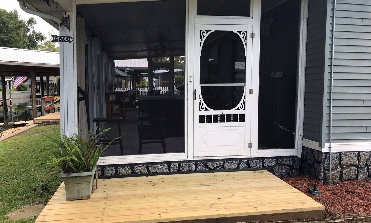 Astor House | Relaxing Getaway on Florida's St Johns River!