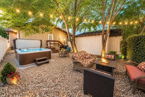 Price House | Relaxing hot tub, games, & BBQ, near downtown fun!