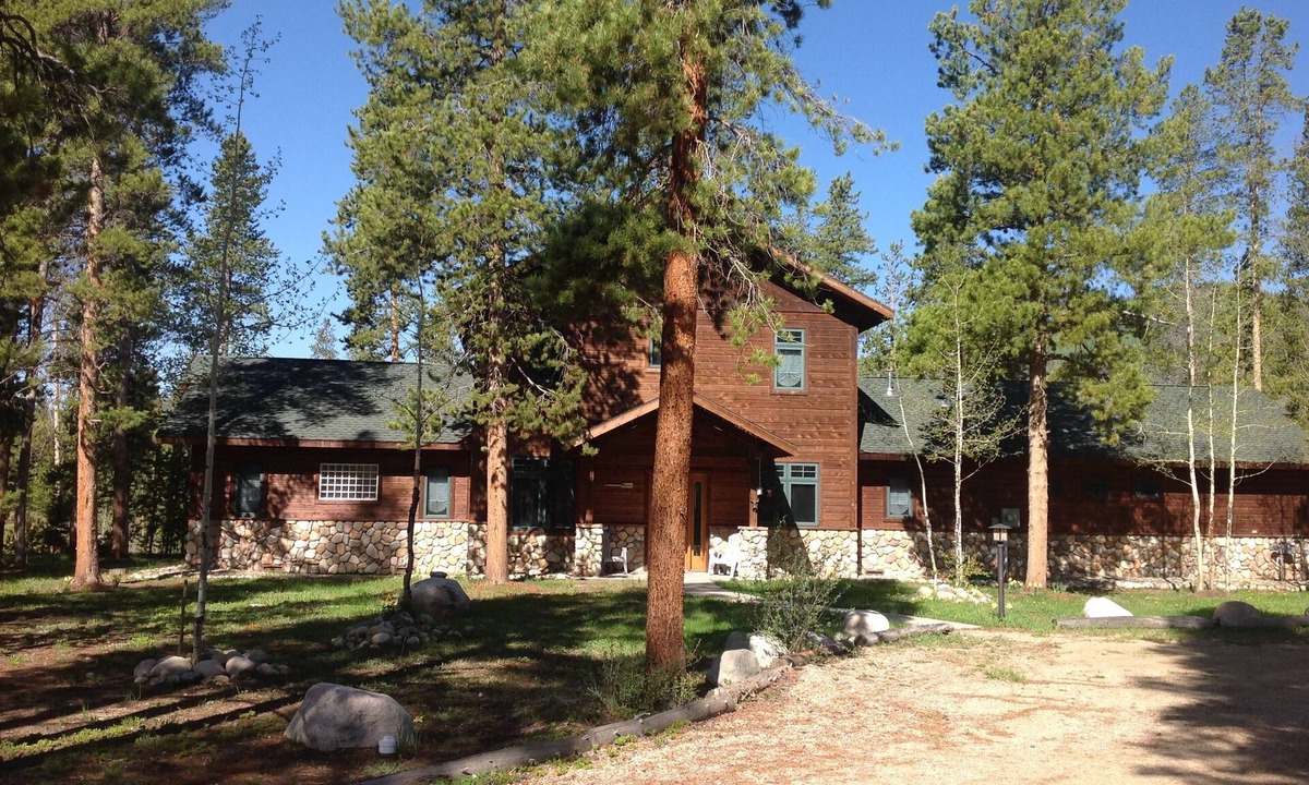Grand Lake House | Riverfront. 5 Beds, 3 Baths