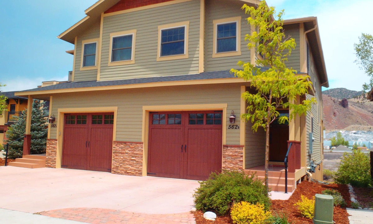 Salida House | Riverfront Townhome 4 blocks from Downtown Salida, 3 Balconies, 2 Ensuites