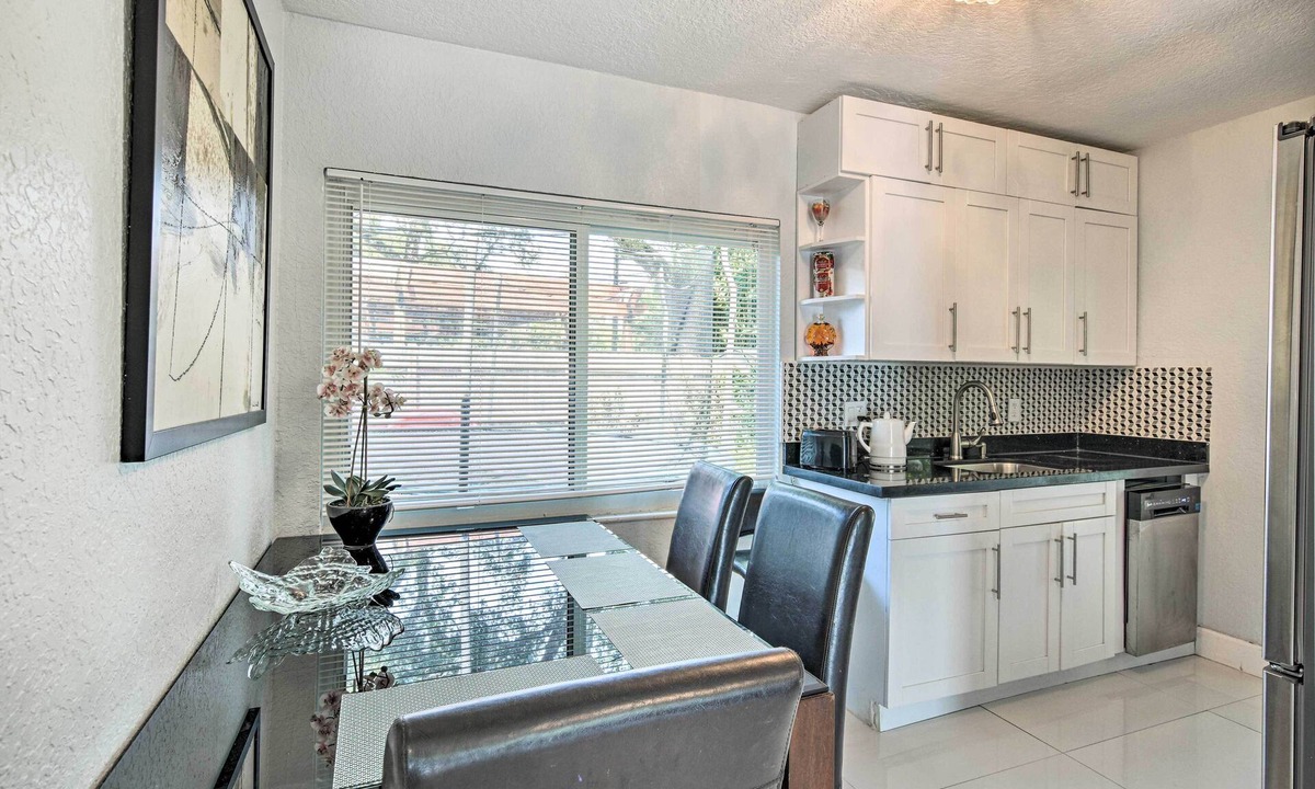 Croissant Park House | Shady & Eclectic Fort Lauderdale Dwelling w/Yard!