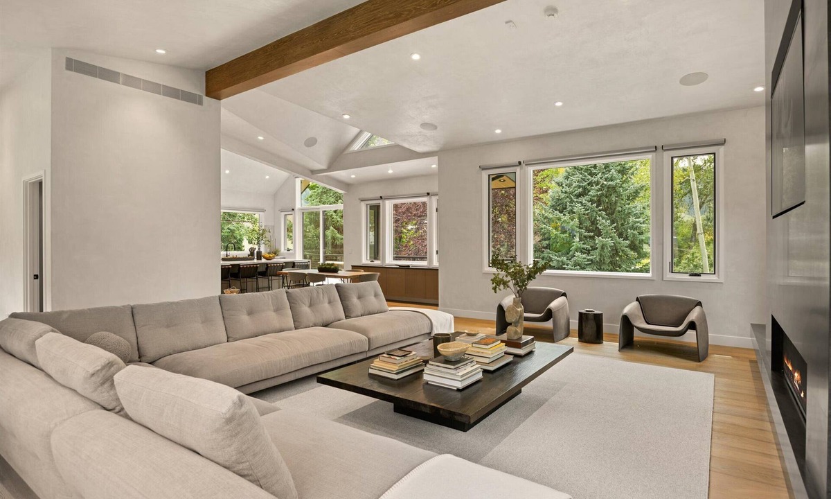 Aspen House | Silver King Modern