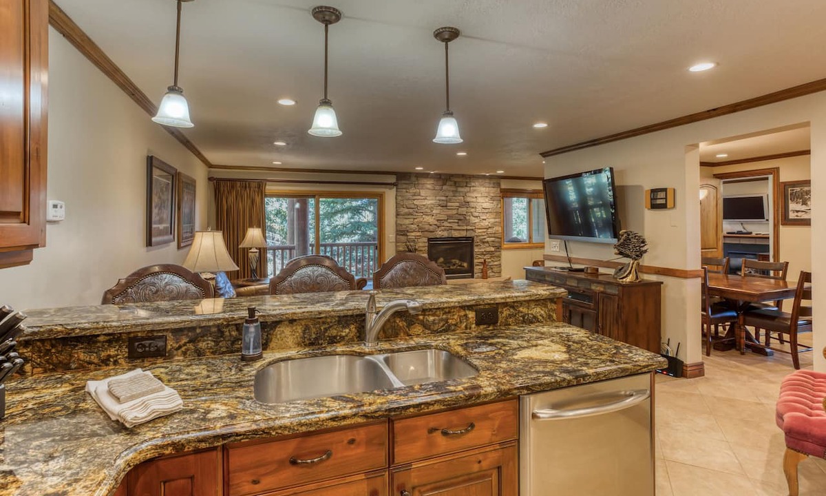 North Park City Condo | Ski-in/Ski-Out Park City Condo! 2 BR/2 BA, Snowflower #57