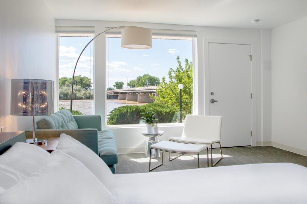 Green River Hotel | Skyfall Guestrooms