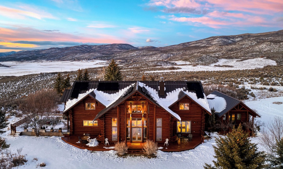 Glenwood Springs House | Sleeps 16, Secluded 7BDR Retreat on 71 Priv Acres | Elkstone Lodge by AvantStay