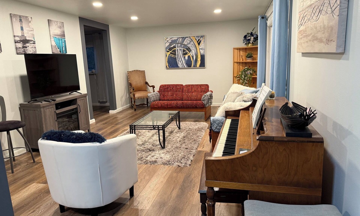 Gunbarrel House | Spacious 5-bedroom house in peaceful Boulder with AC