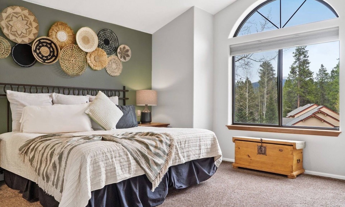 Park Forest Estates House | Spacious Breckenridge Home*2 Family Rooms*Hot Tub!