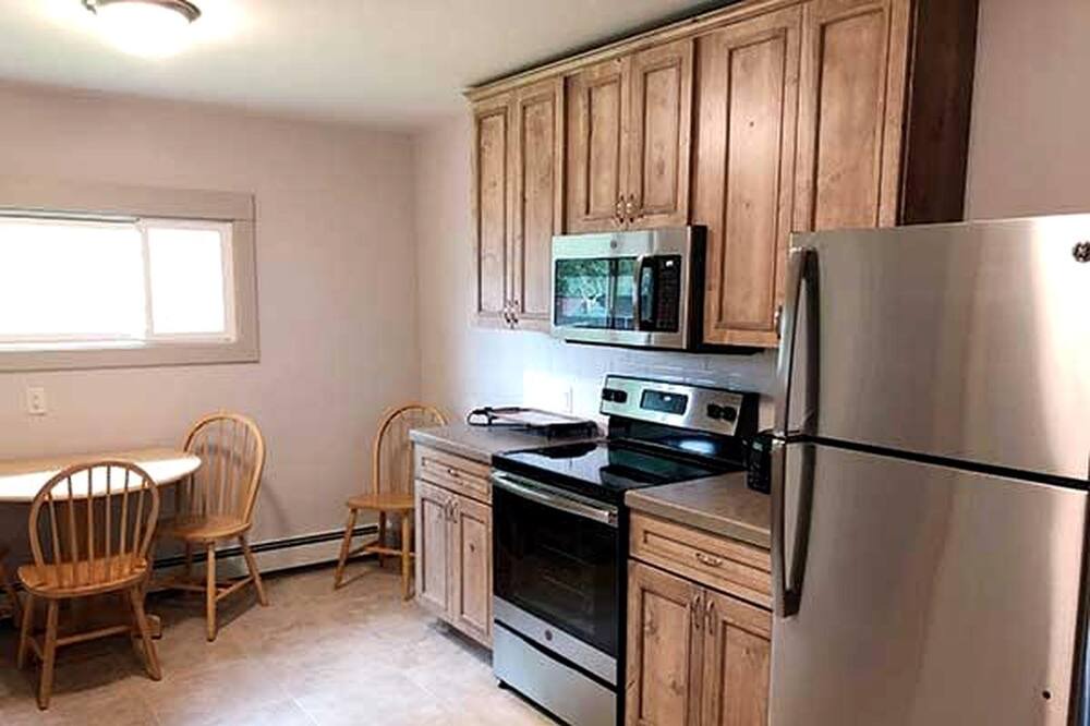 Oak Creek Cabin | Spacious Cabin Lodge Perfect for Groups Getaways in Colorado