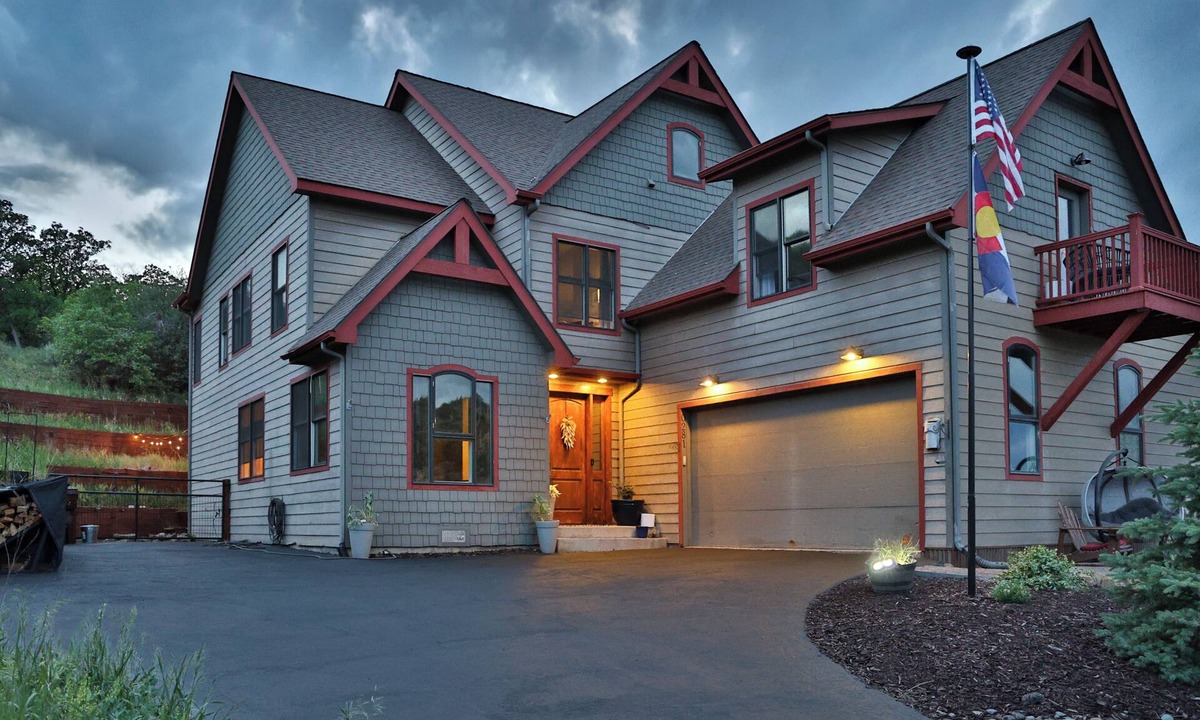 Glenwood Springs House | Spacious Glenwood Springs Getaway w/Game Room!