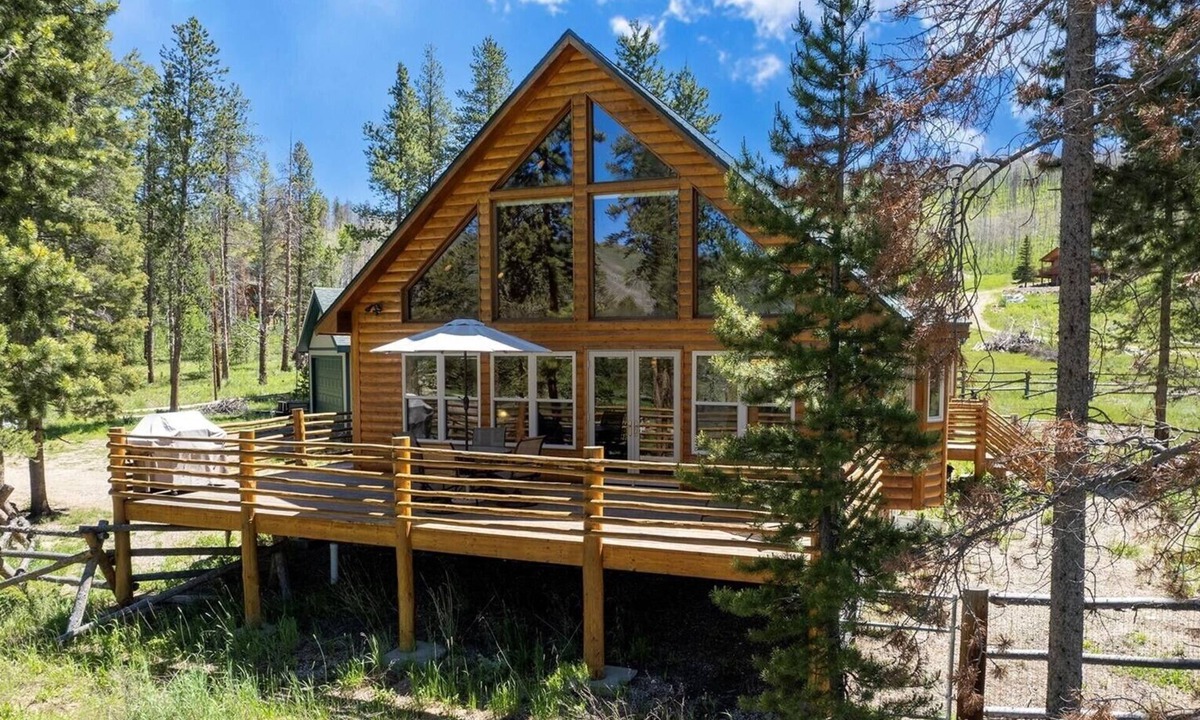 Grand Lake Cabin | Spacious Mountain Home near Grand Lake - 3br/3ba