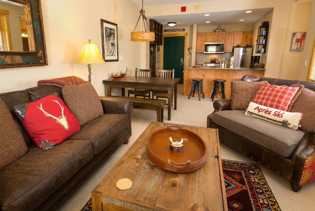 Copper Mountain Village Apartment | Spacious, Mountain Chic, Close to Ski Lift 1 bedroom - TM316