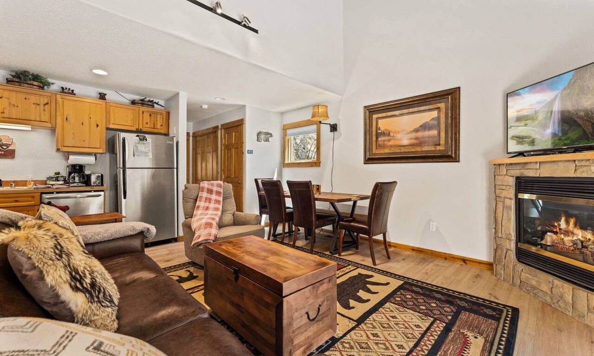 Fall River Estates Condo | Spacious Riverfront Retreat Private Hot Tub Close to RMNP
