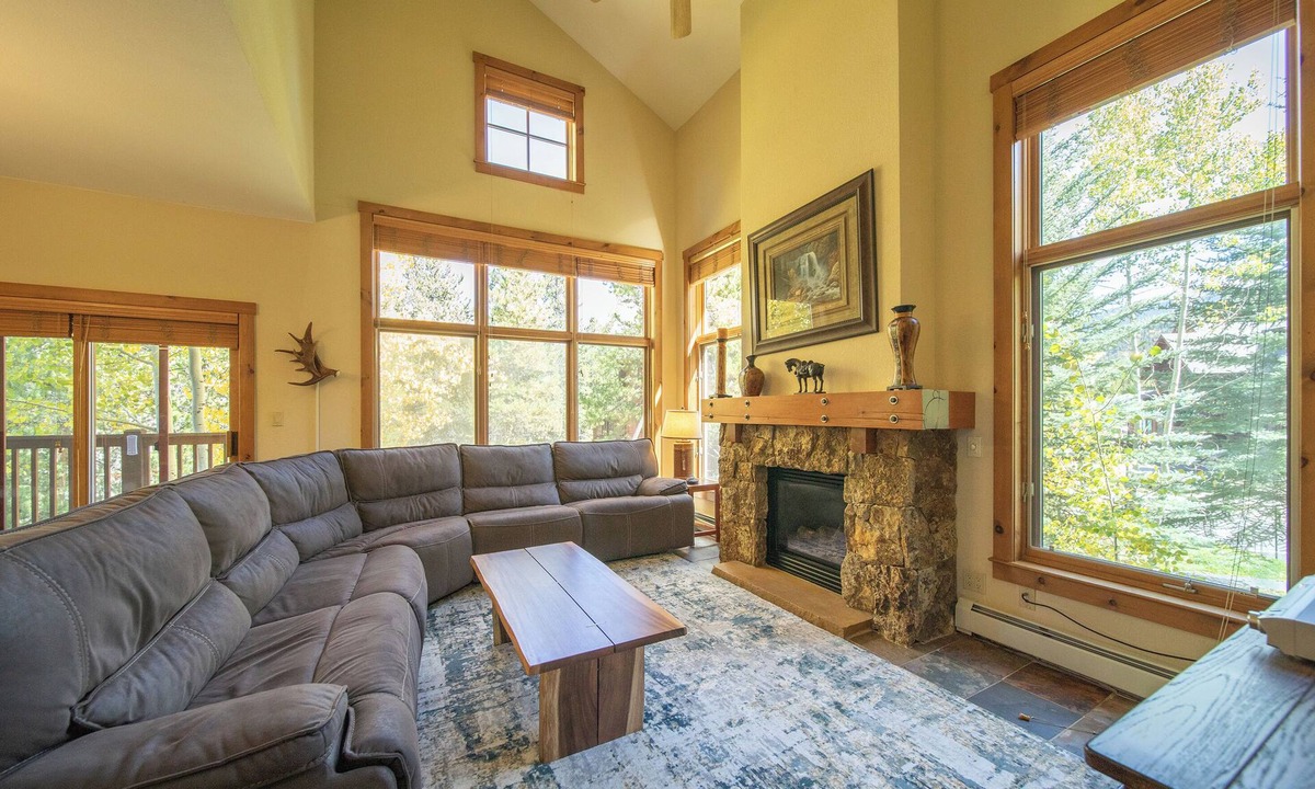 Lakeside Village House | Spacious Townhome | 4BR + Lake & Summer Fun