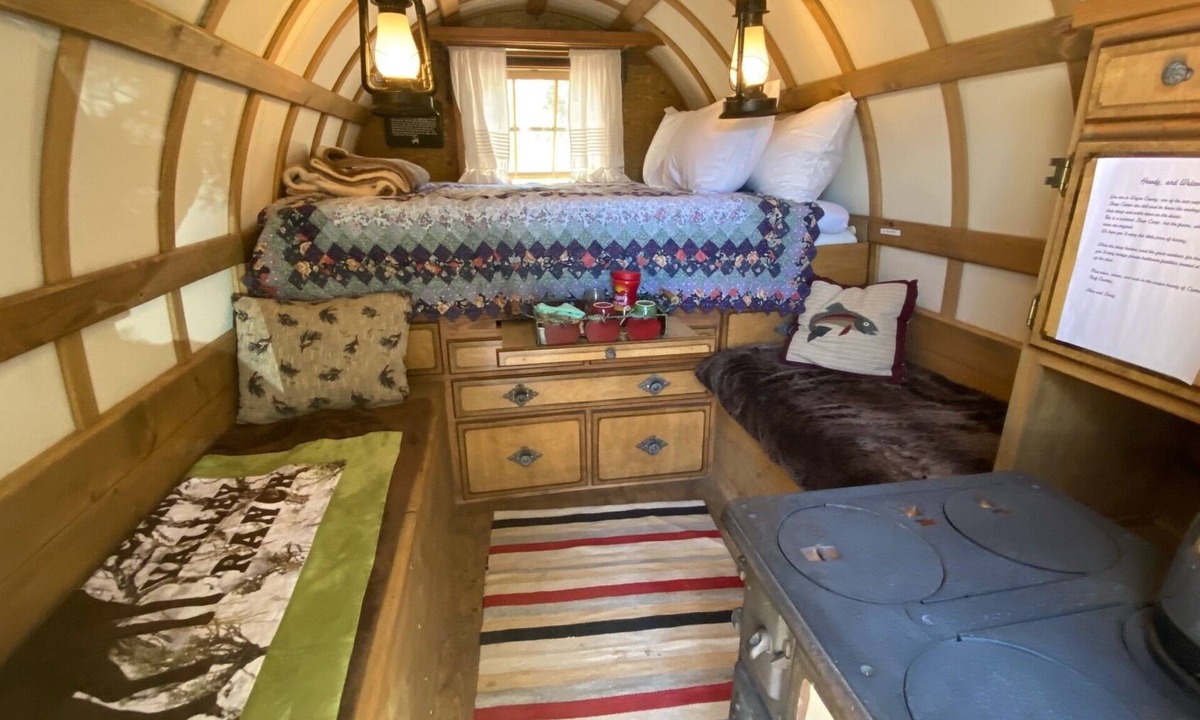 Grover Cabin | Spend a romantic night in a shepherds camp wagon