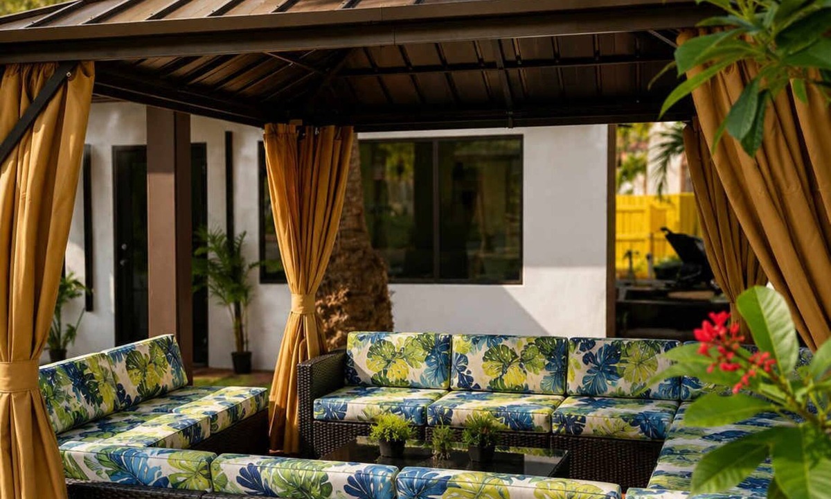 North Central Hollywood House | Spring break vacation Villa