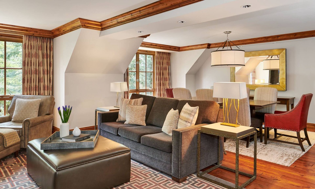 Downtown Apartment | St Regis, Pet Friendly Luxury, meticulously maintained to St. Regis standards