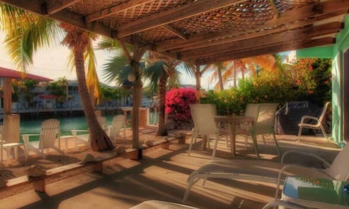 Key Colony Beach House | Stay where the Water is your Backyard. Cabana Club, Key Colony Beach, Priv Dock