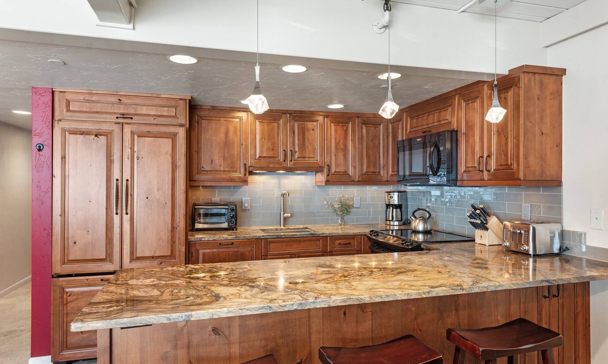 Snowmass Village Condo | Stonebridge Condos Unit 624 Deluxe 4 Bdrm 4 Bath Ski-in/Ski-out with 2 fireplaces