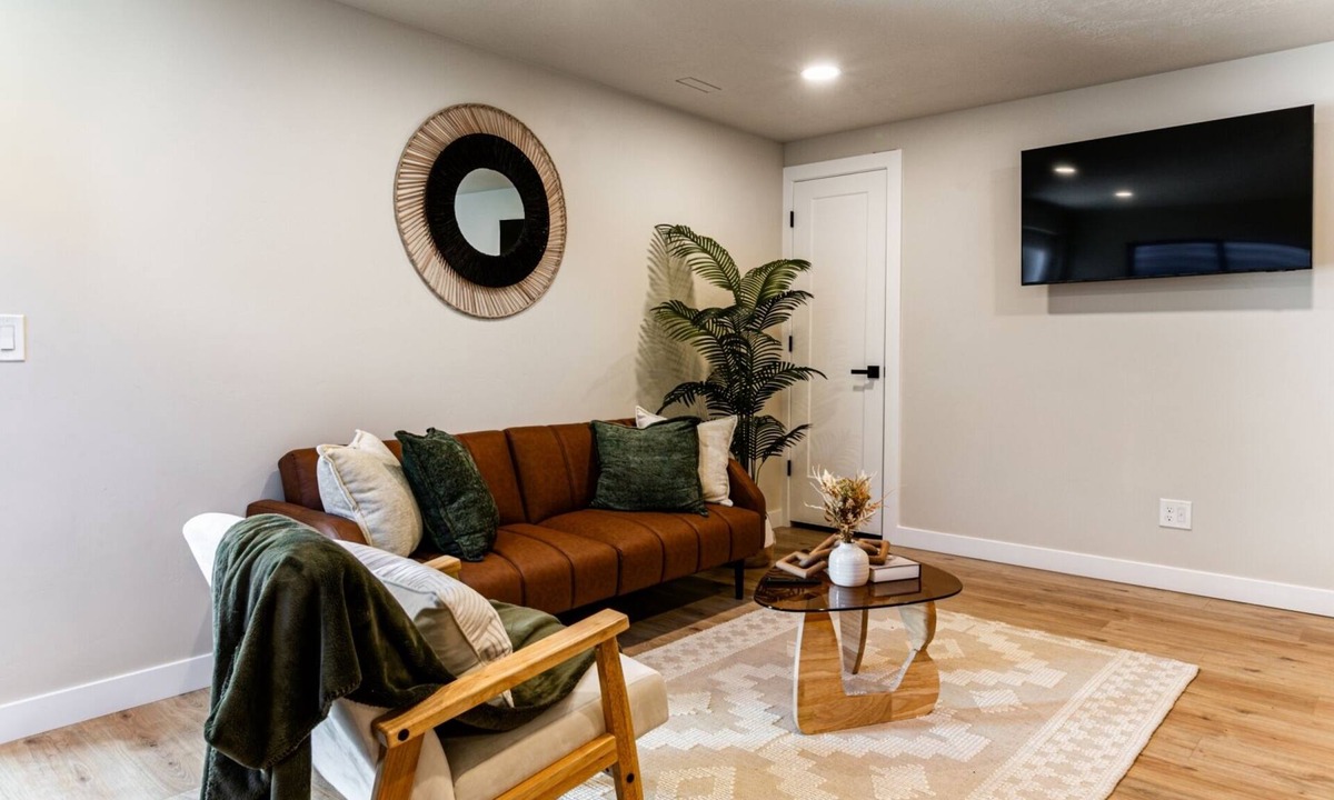 Sandy House | Stylish 2BR Apartment in Sandy – Near Expo Center, RSL Stadium & Skiing
