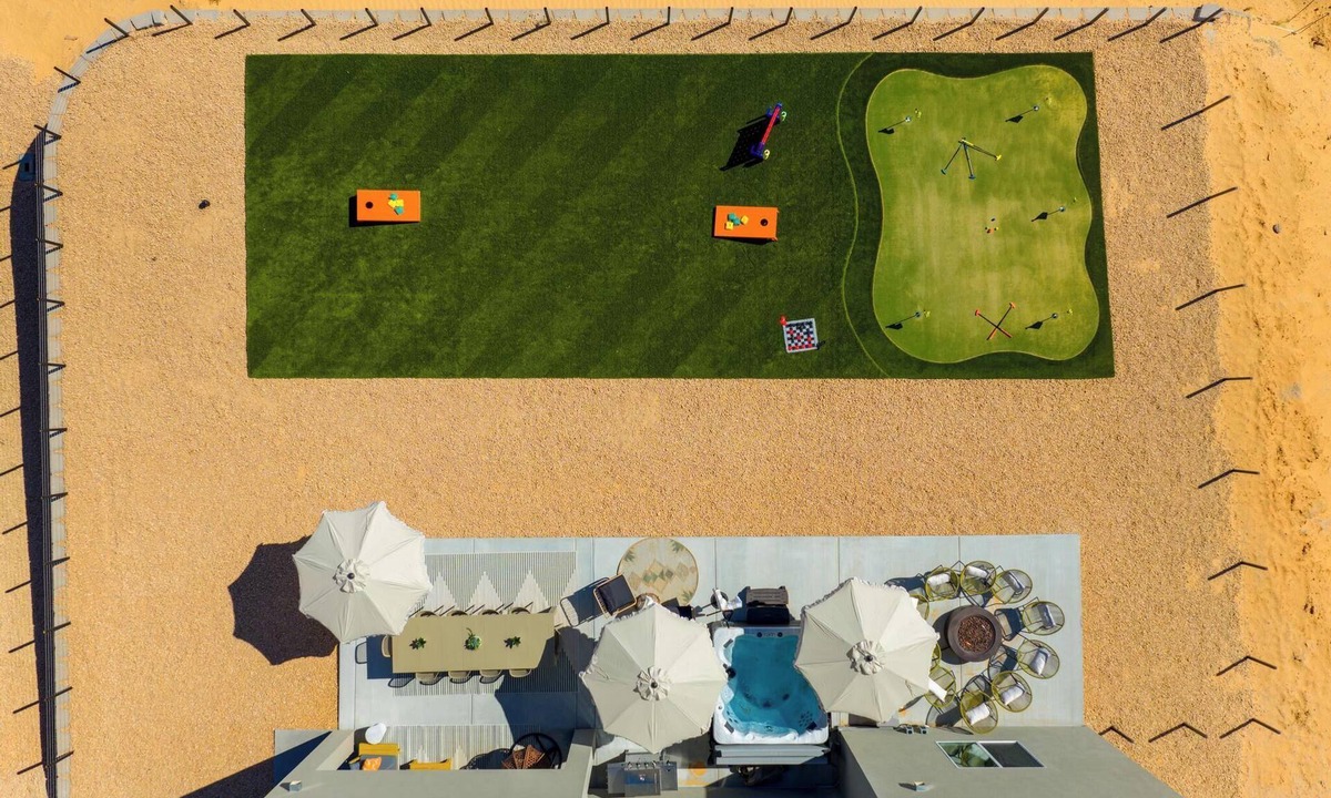 Greenehaven House | Sun Canyon Landing ~ Golf Sim ~ HotTub ~ Mini Golf ~ Game Room ~ Beautiful Views