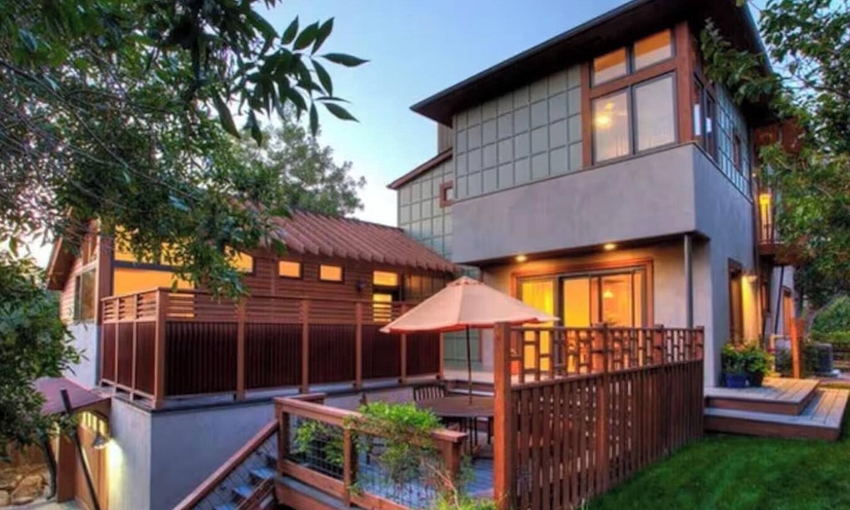 Newlands House | Sundance HQ - Two master suites + two bedrooms w private baths. Walk to Pearl St