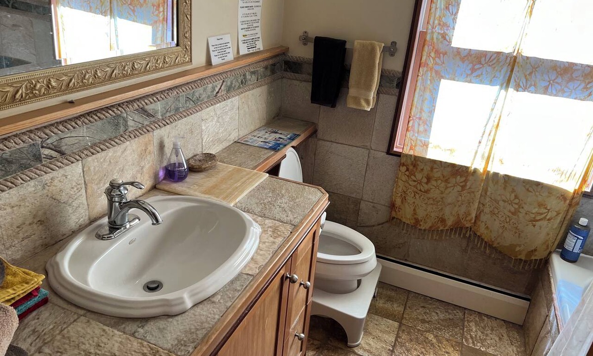 Newlands House | SunDance Special- Classic 7-BR House Near Downtown & Mts