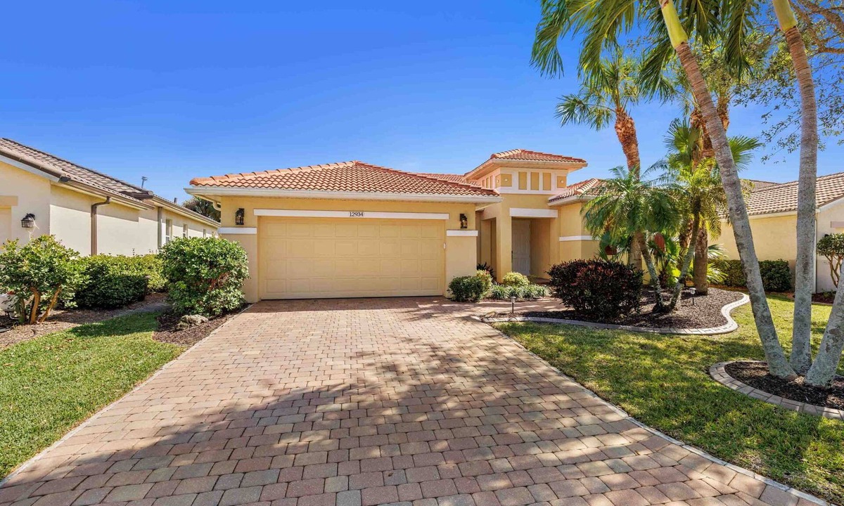 Daniels Preserve House | Sunny FL home! Beautiful pool setting! Close to Beaches! Peaceful neighborhood!