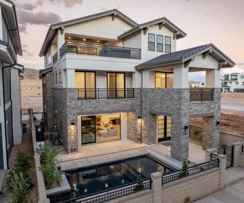 St. George House | Sunstone Sanctuary at Desert Color (by Ember Stays)