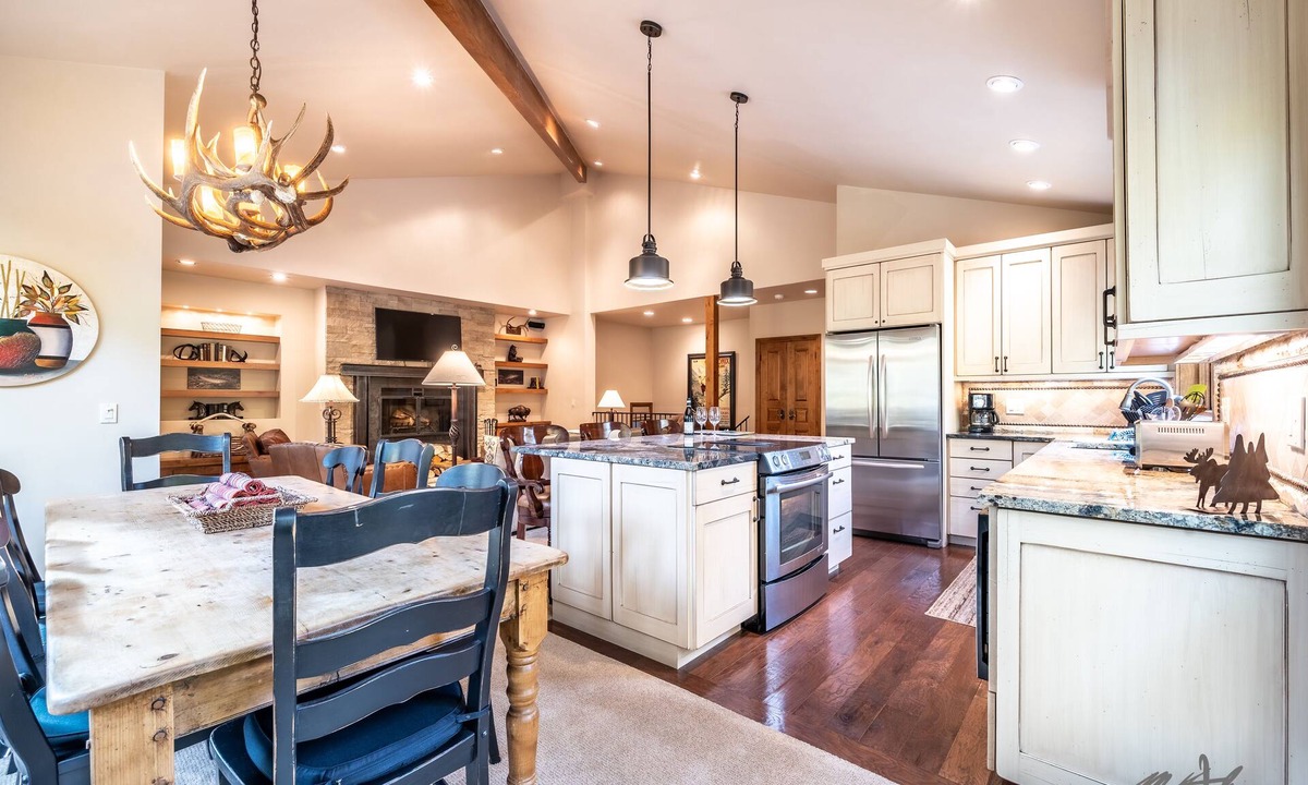 Vail Condo | Superb 3 BR Townhome in Cascade Village w/Bikes, Shared Spa, Sauna & Cold Plunge