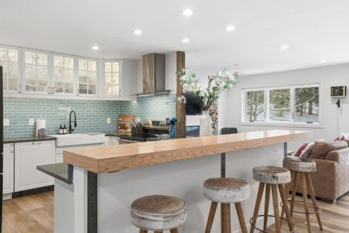 Vail House | The Alpine Atelier I 4BR Townhome Near Shuttle Stop