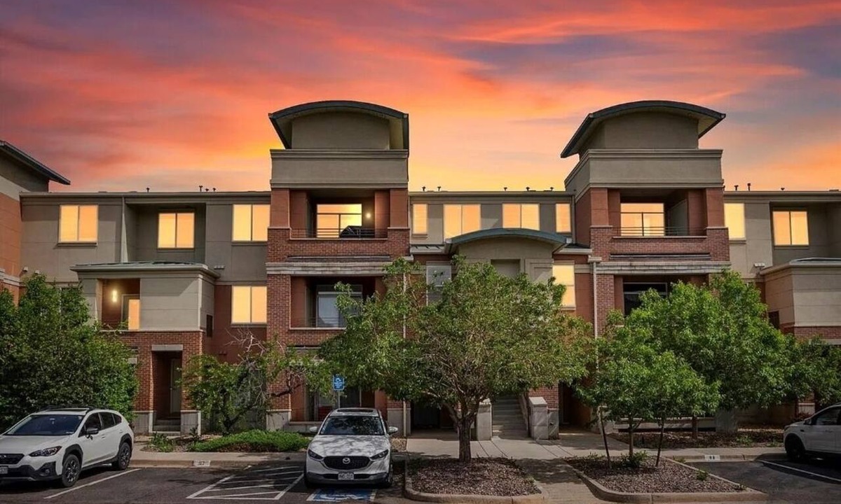 Northeast Park Hill Condo | The Central Hub 2BD/2BTH