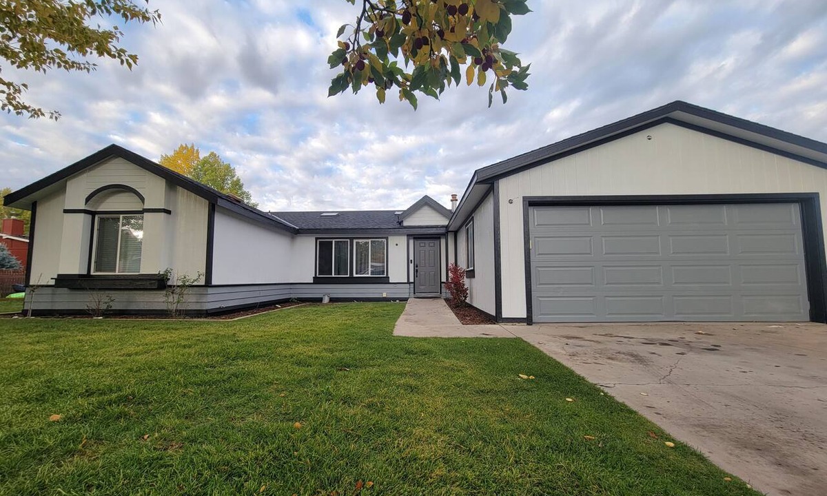 Eagle House | The Cochise at the Cul-De-Sac 4 Bedrooms 7 Beds 2 Baths