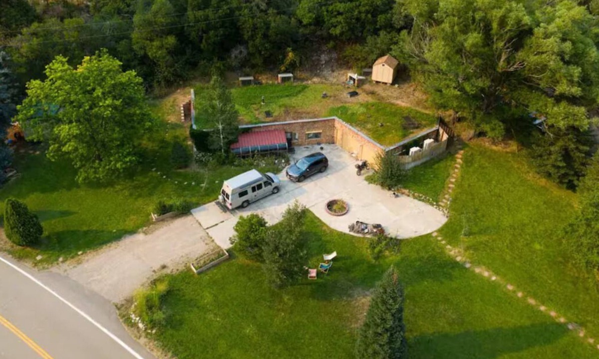 Glenwood Springs House | The Hobbit House On Colorado River